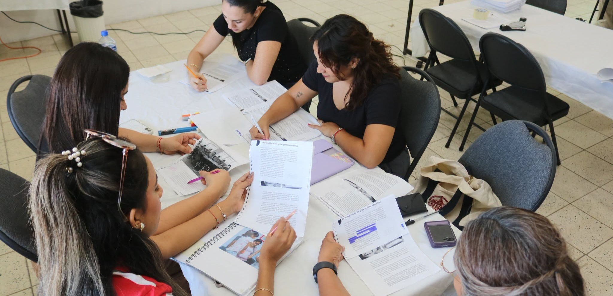 Concluyen talleres intensivos para docentes de educación básica en BCS