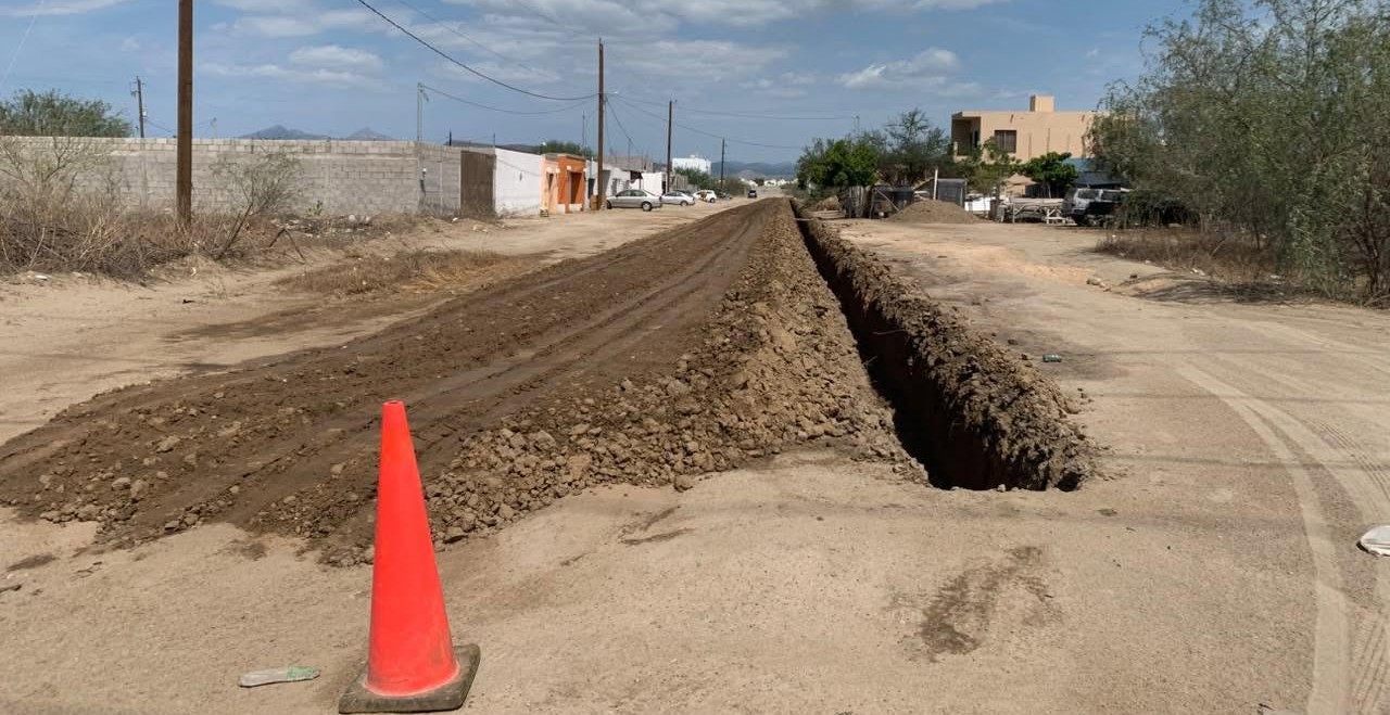 Inicia gobierno de BCS construcción de red de agua potable en colonia Las Praderas de San Agustín, en La Paz Inicia gobierno de BCS construcción de red de agua potable en colonia Las Praderas de San Agustín, en La Paz