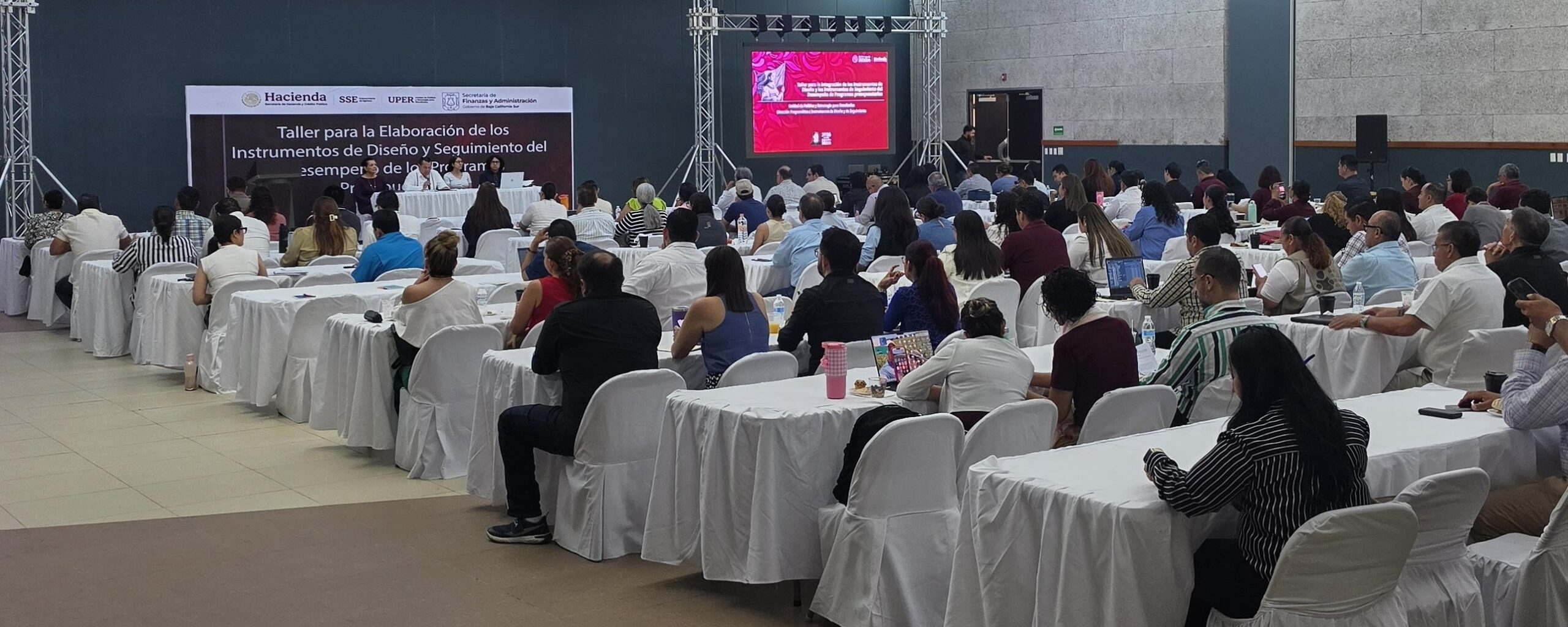 Impulsa gobierno de BCS Jornada Estatal de Transparencia y Evaluación de la Gestión Pública junto a la SHCP Impulsa gobierno de BCS Jornada Estatal de Transparencia y Evaluación de la Gestión Pública junto a la SHCP