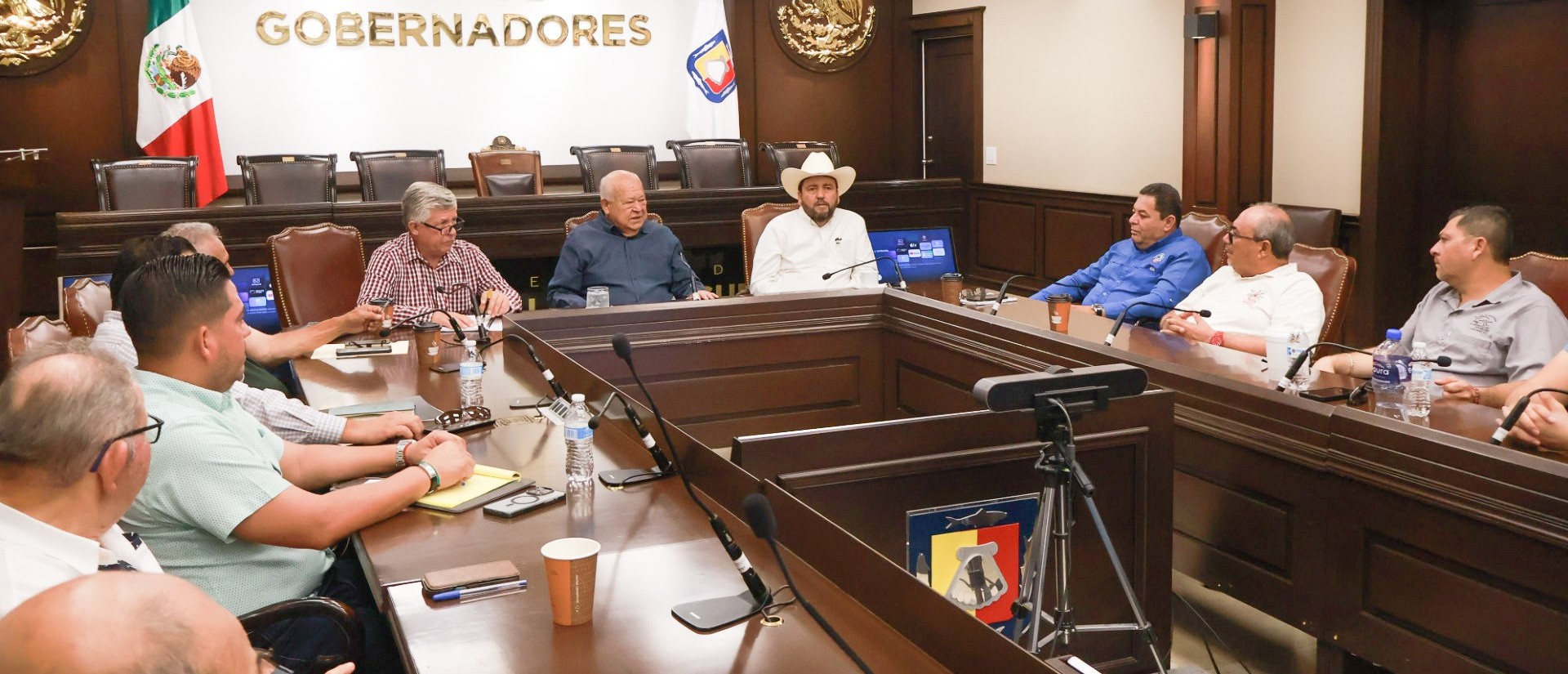 Impulsará gobierno de BCS comercialización del calamar de Mulegé para fortalecer la economía de las familias pesqueras