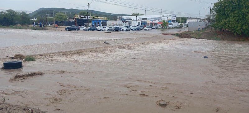 Septiembre llegará con lluvias fuertes y descenso del calor en regiones de BCS