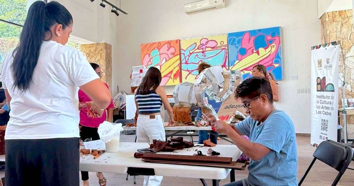 Impulsa gobierno de Los Cabos capacitación para autoempleo con curso de piñatas 3D