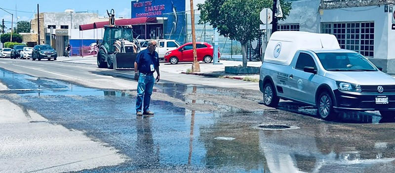 Suspende Coepris venta de alimentos en zonas con escurrimientos de aguas negras en La Paz