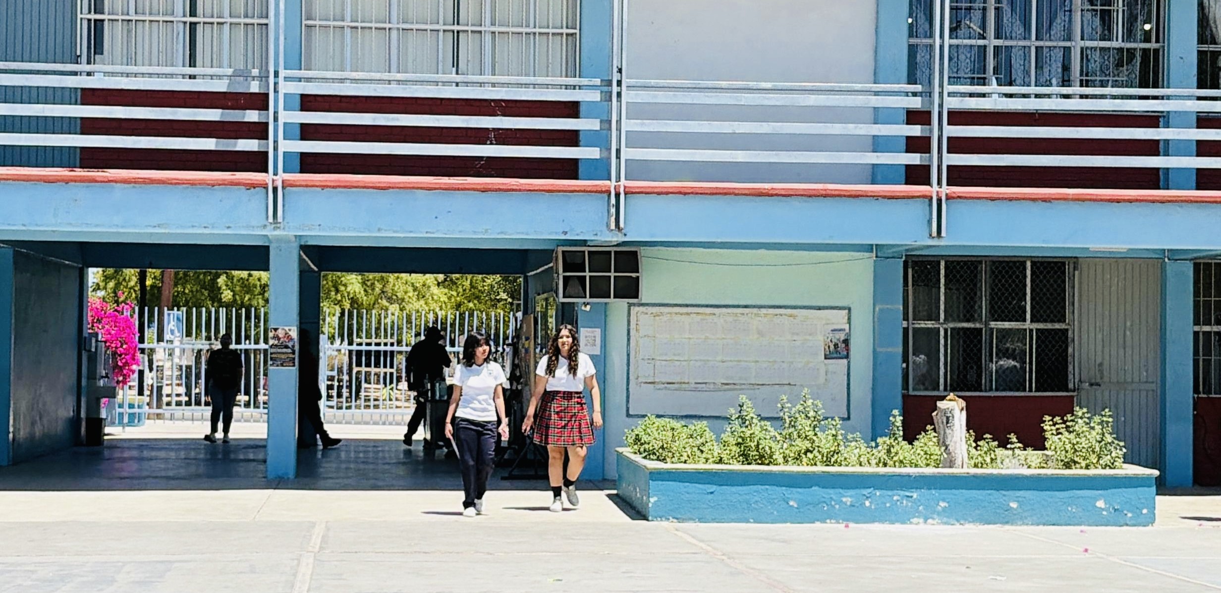 Regresan a clases este lunes más de 190 mil estudiantes de educación básica y media superior en BCS