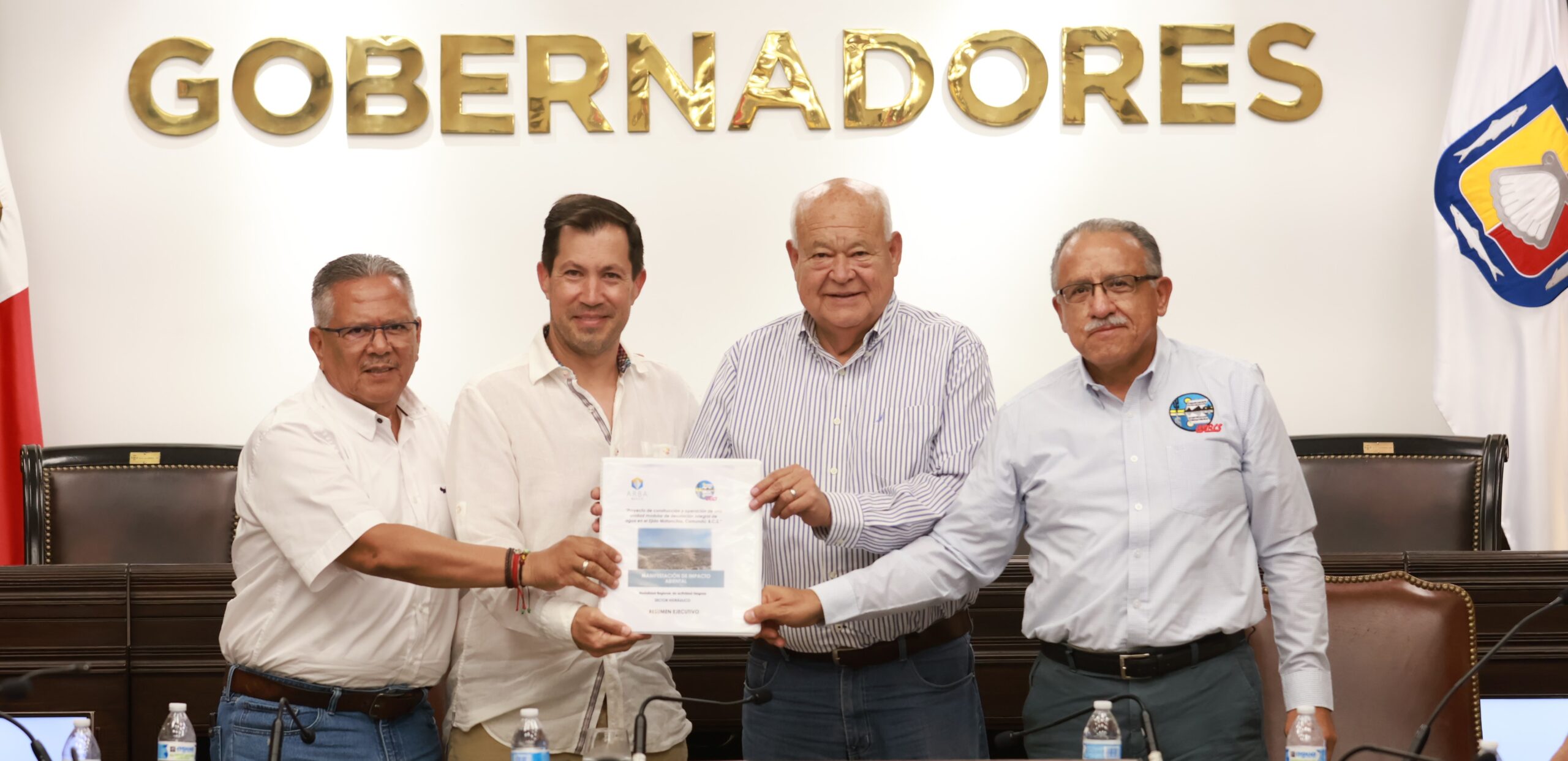 Atestigua Víctor Castro entrega de estudios para proyecto de desalación en Comondú