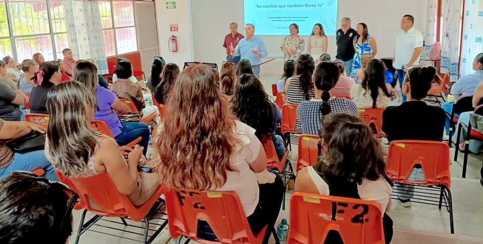 Capacitan a 193 monitores y asistentes educativos en atención a la niñez en Los Cabos