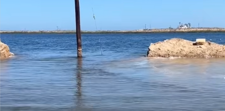 Propone el Gobernador reubicar familias de San Carlos que sufren inundaciones