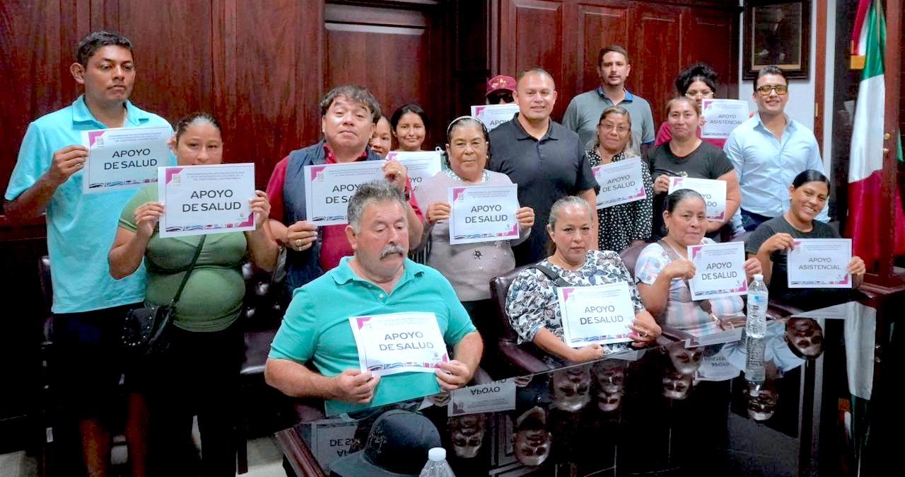 Entrega Atención Ciudadana apoyos a familias de Los Cabos
