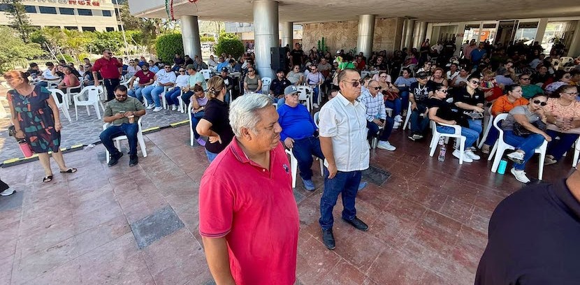 Burócratas tomarán oficinas de Finanzas al no haber acuerdo con gobierno de BCS