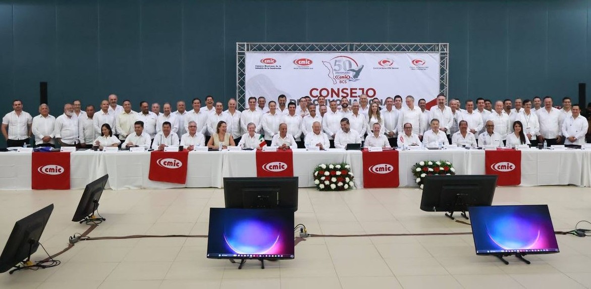Participa Castro Cosío en tercera sesión del Consejo Directivo Nacional de la CMIC