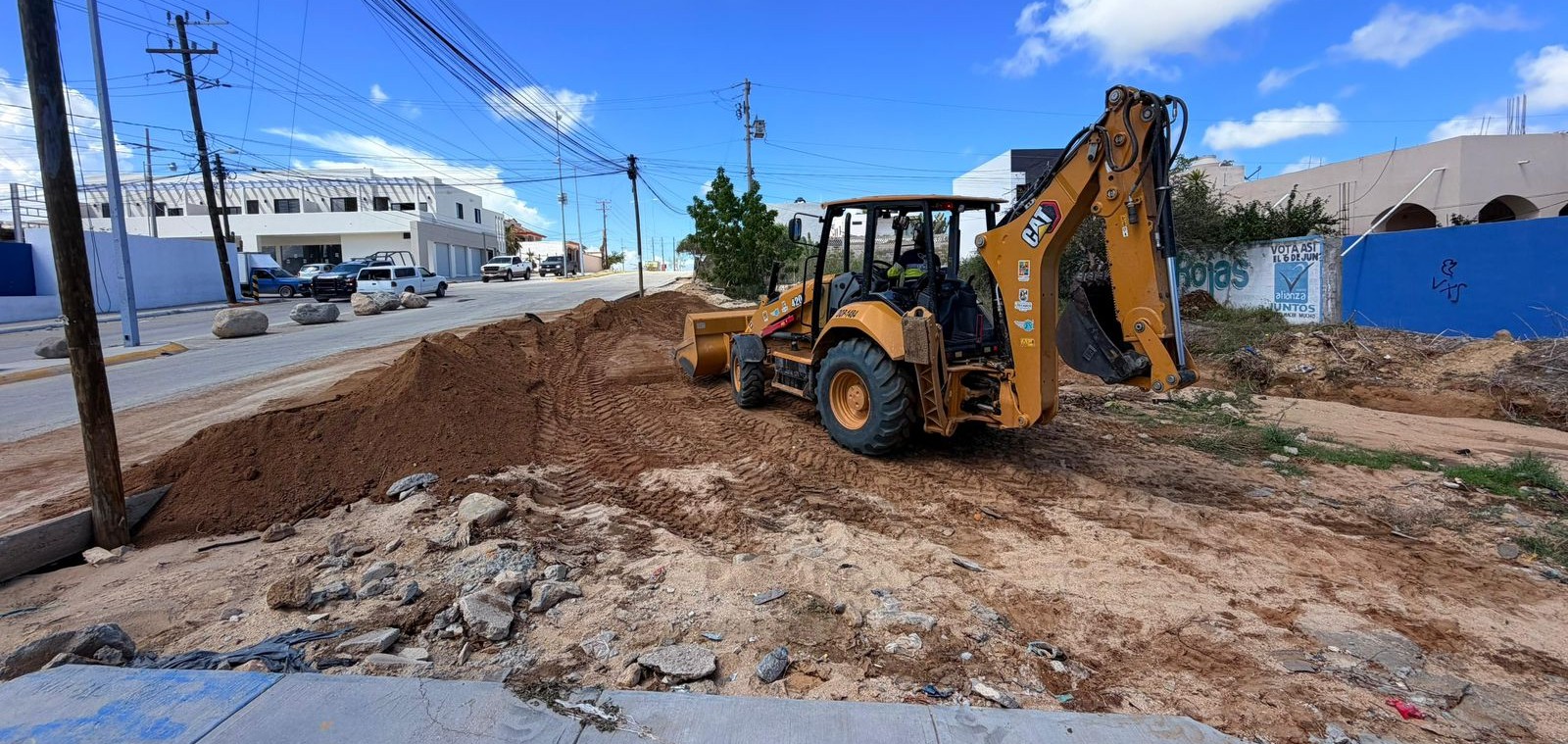 Realiza Obras Públicas trabajos preventivos de rehabilitación vial en Los Cabos