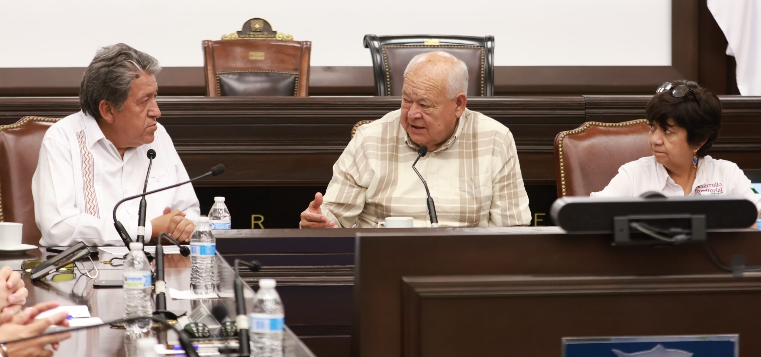 Encabeza gobernador Castro reunión de seguimiento al Programa de Vivienda para el Bienestar en BCS