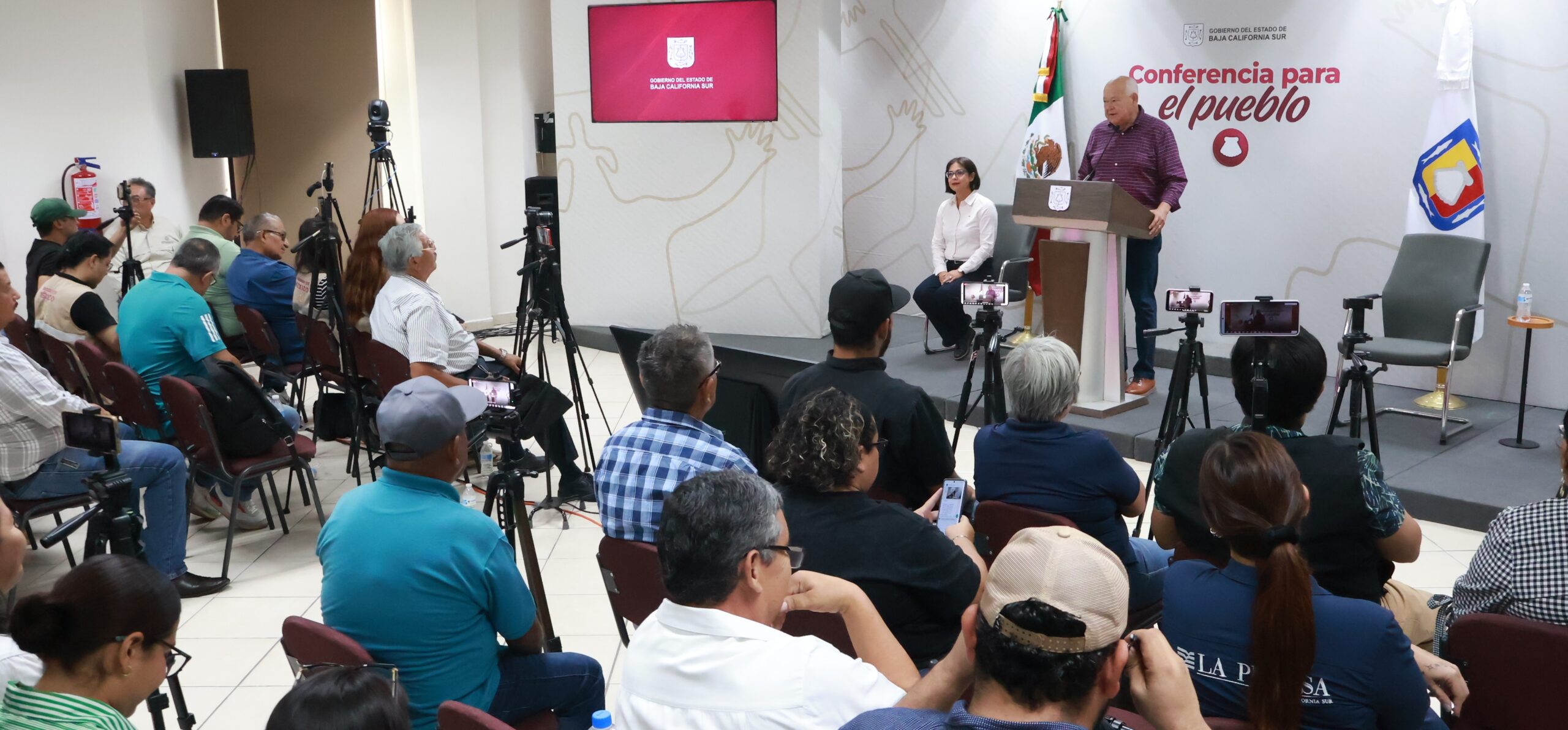 Reconoce Víctor Castro trabajo con la Federación; programas sociales benefician a 655 mil 259 personas en BCS