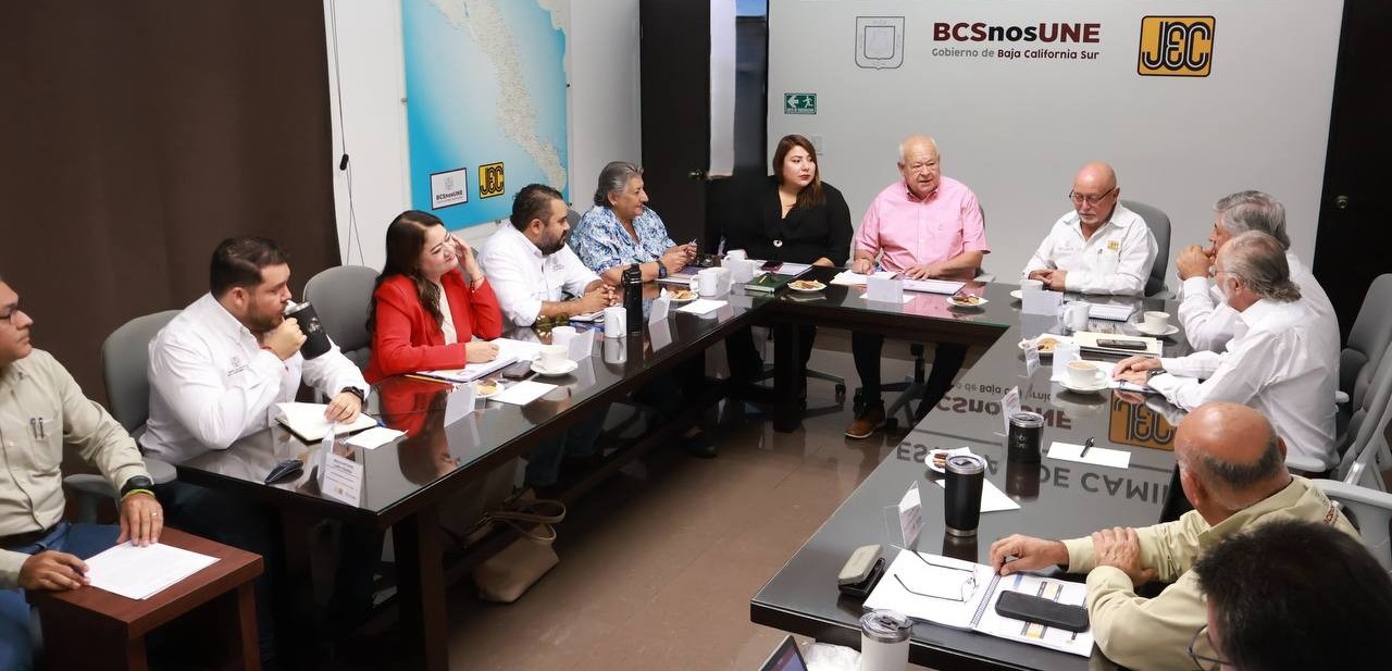 Encabeza Víctor Castro sesión del Consejo de la Junta Estatal de Caminos; reportan avance del 75% en obras