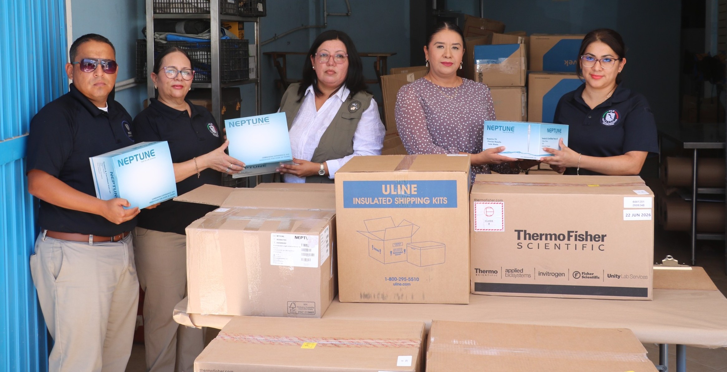 Entrega Comisión Estatal de Búsqueda equipo especializado al laboratorio de genética de la PGJE Entrega Comisión Estatal de Búsqueda equipo especializado al laboratorio de genética de la PGJE