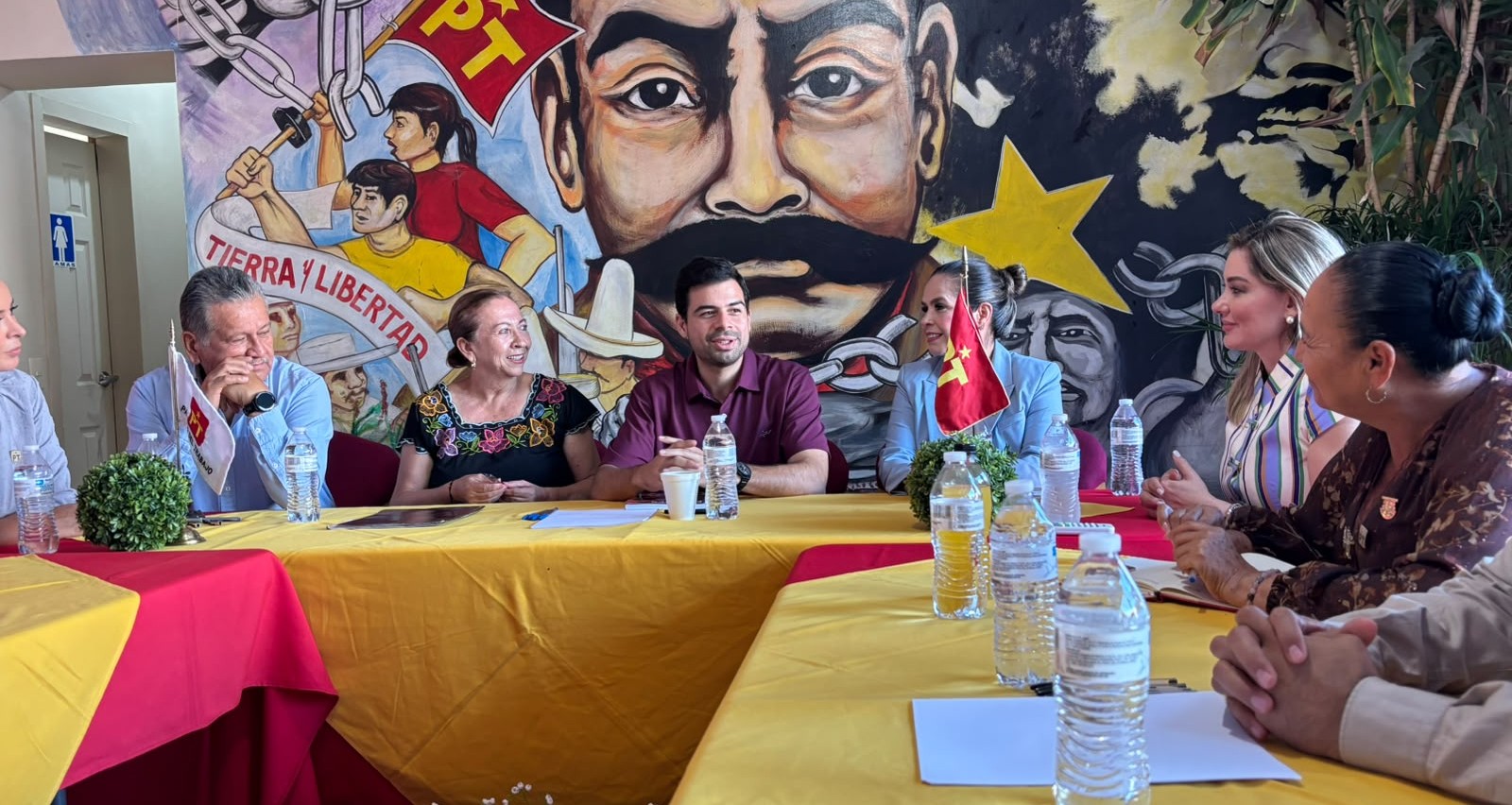 Encuentro entre liderazgos petistas y el coordinador estatal de la Defensa de la 4T, Manuel Cota