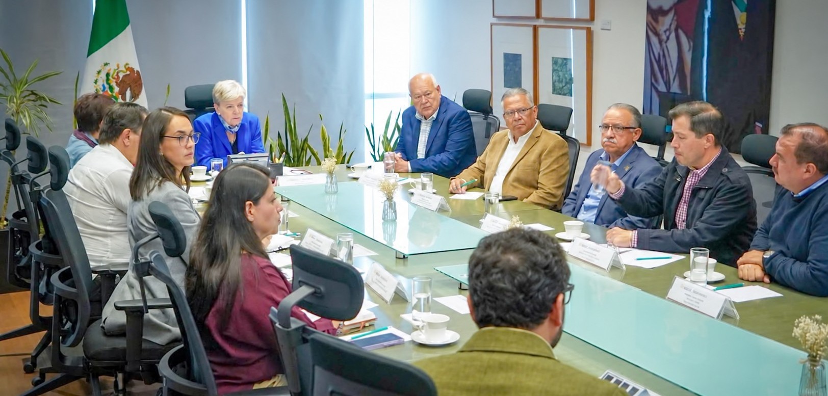 Plantea Víctor Castro ante Semarnat alternativas para el desarrollo sustentable de BCS